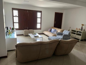 Casa beira mar cond fechado farol Itapuã